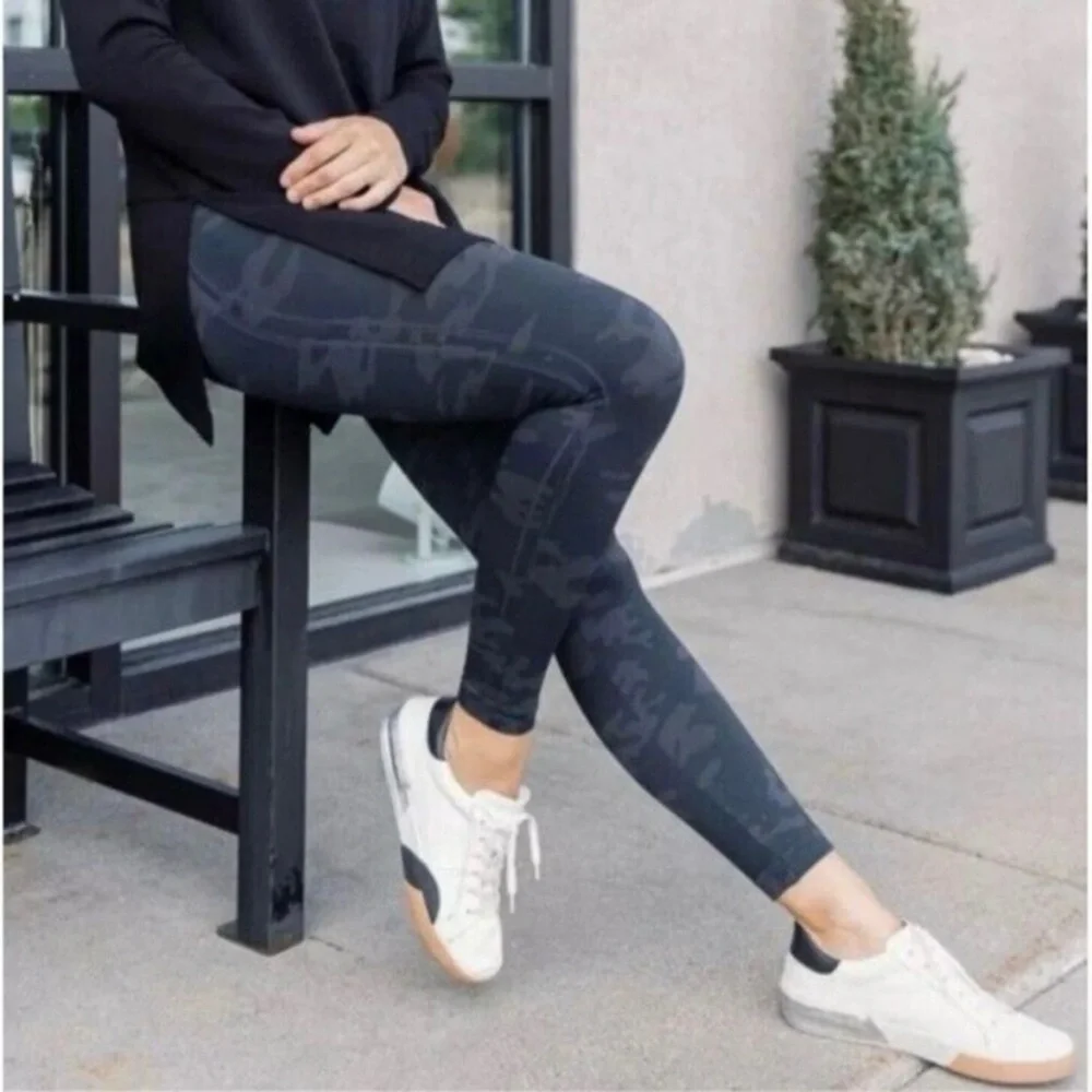 NWT SPANX Look at me now leggings M - Picture 3 of 9